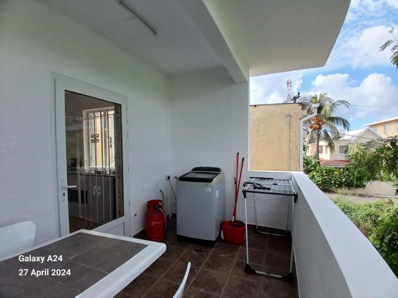 Apartamento The Coral House Rivière Noire Exterior foto